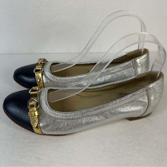 ❤️ AGL Metallic Silver Flats with Black and Gold Accents - Picture 5 of 10